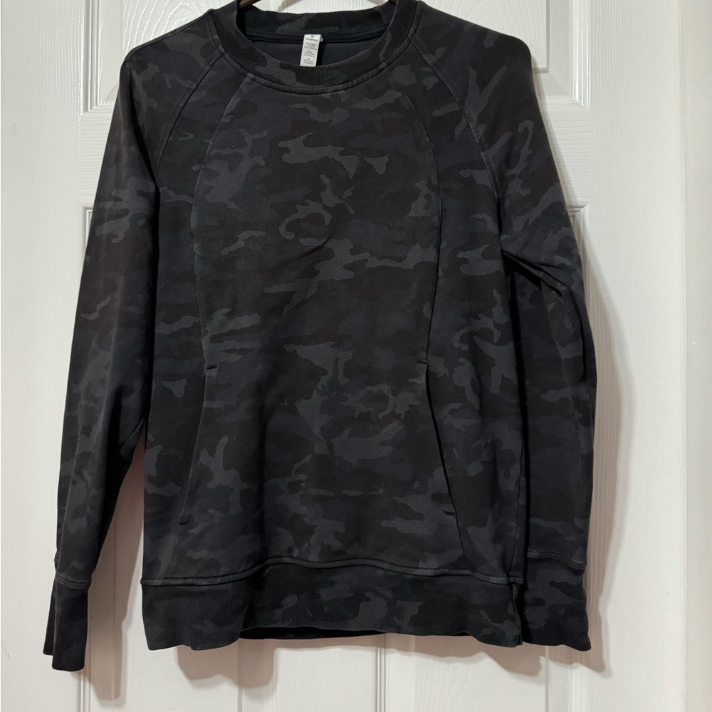 Lululemon scuba crew size 6 VVVGUC *flaw